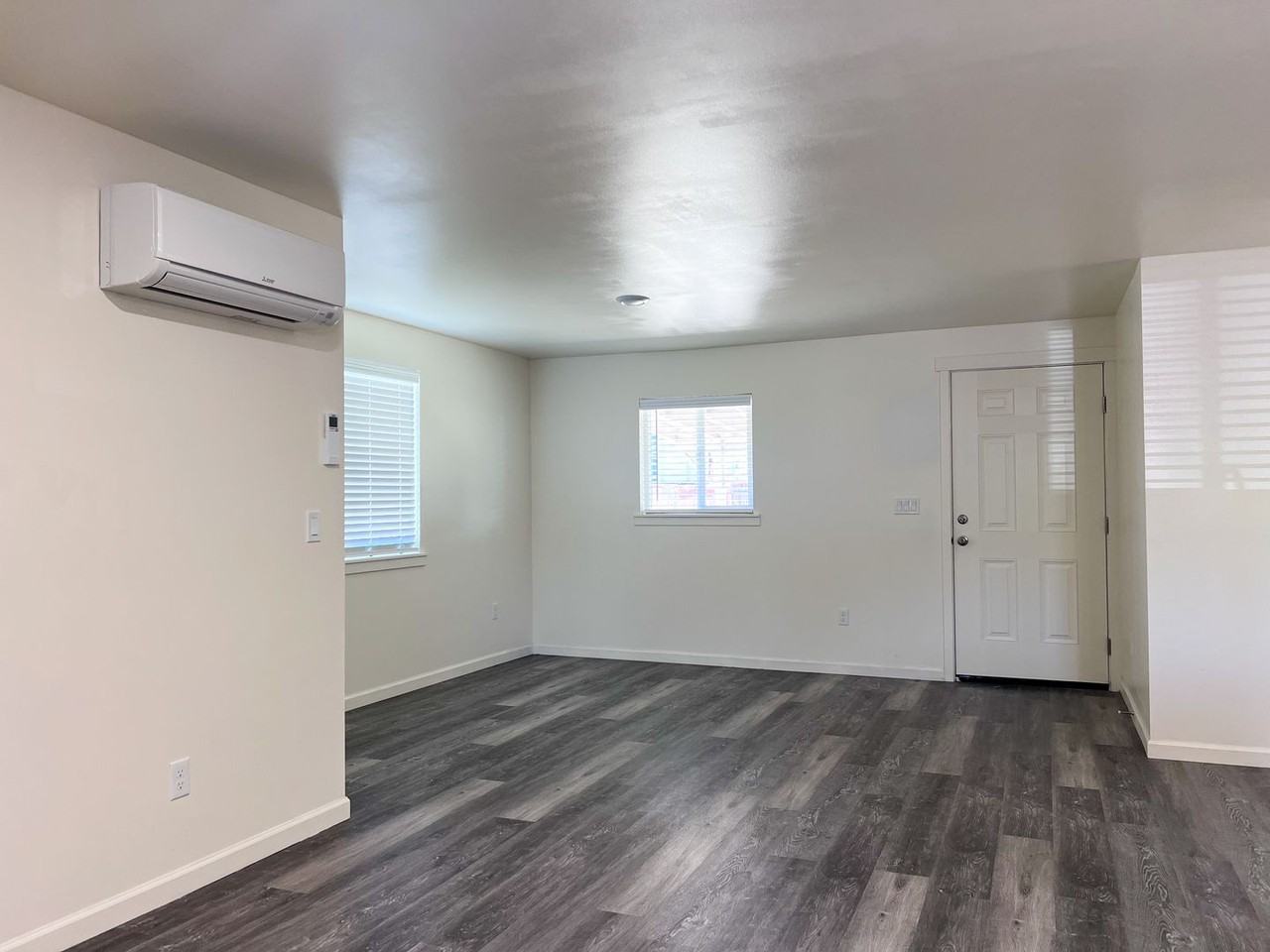 570 West a Street - Photo 4 of 11