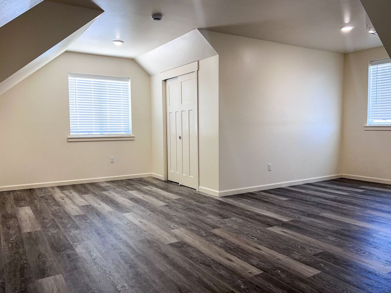 570 West a Street - Photo 6 of 11