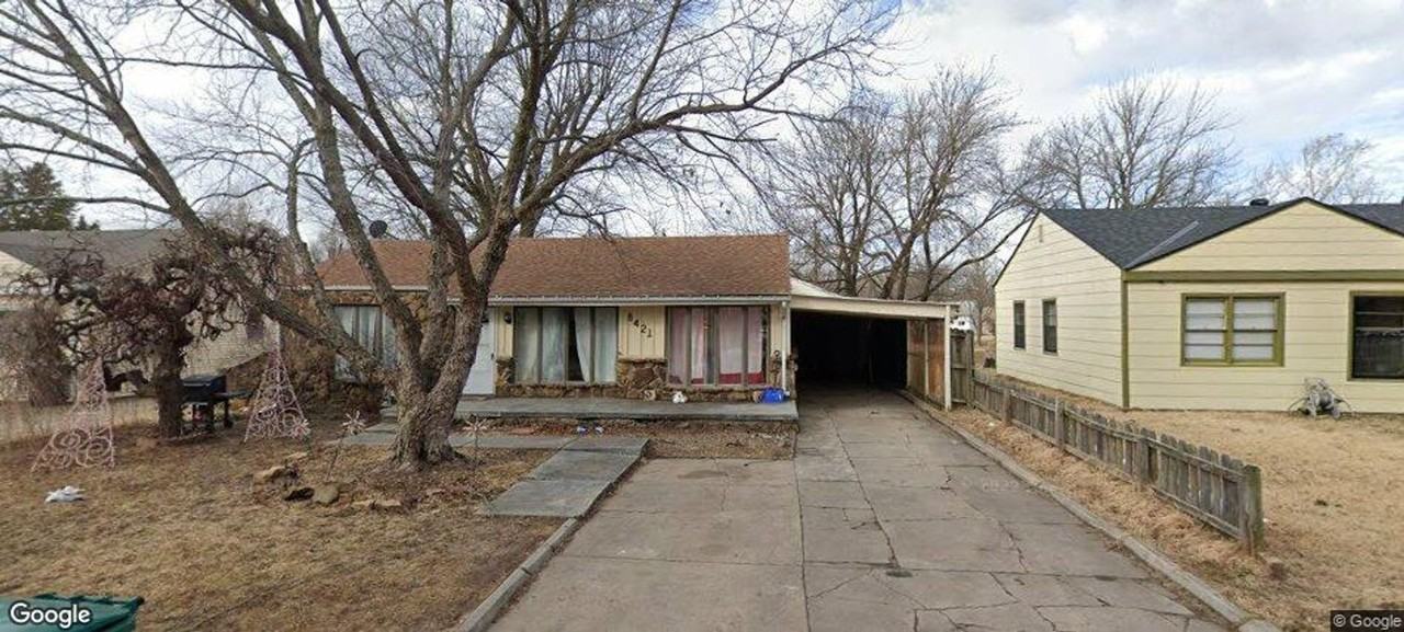 6421 S Sunnyside St - Photo 2 of 6