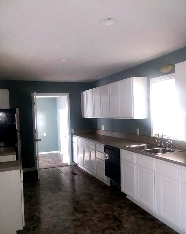 6421 S Sunnyside St - Photo 3 of 6