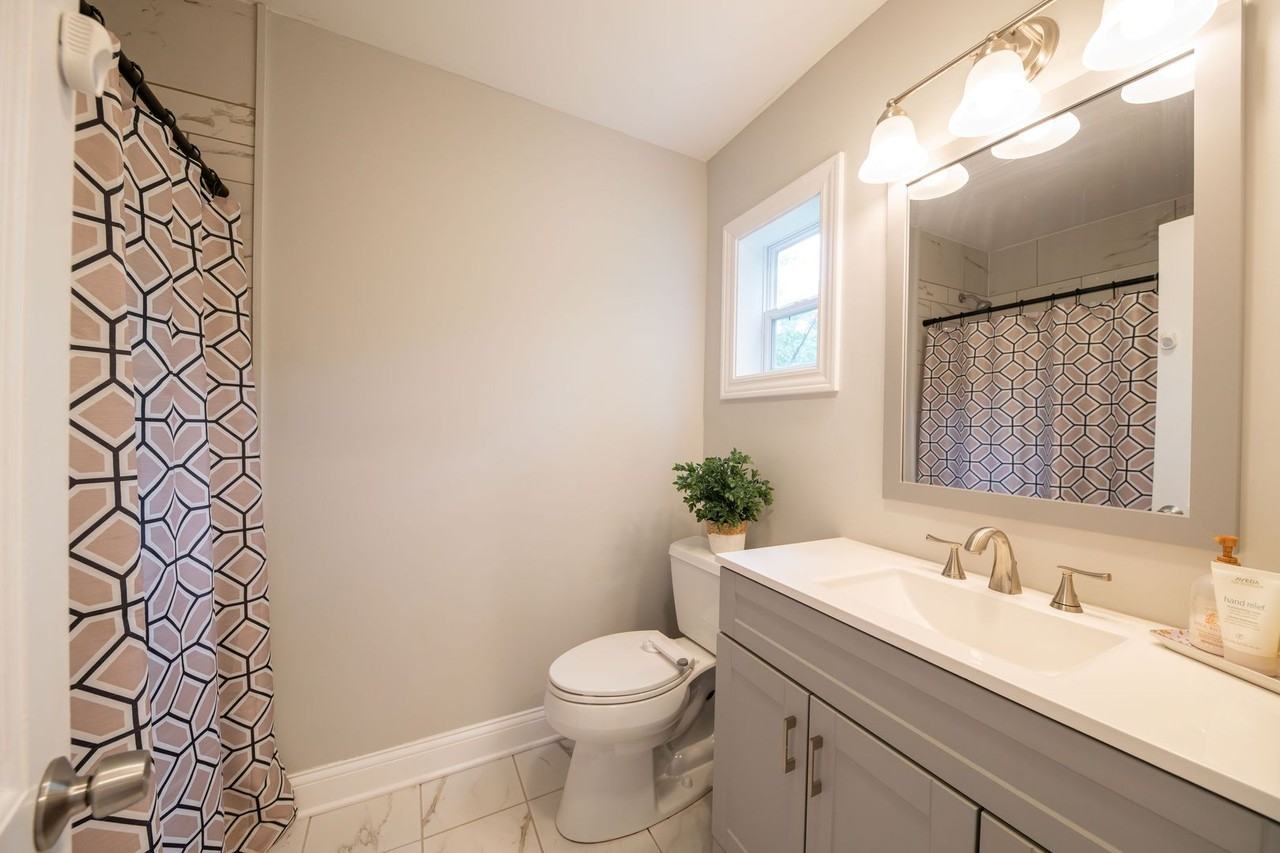 415 E Pioneer Trl - Photo 3 of 26