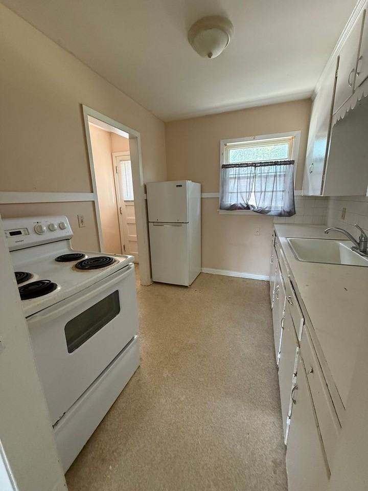 6144 E Boston St - Photo 3 of 9