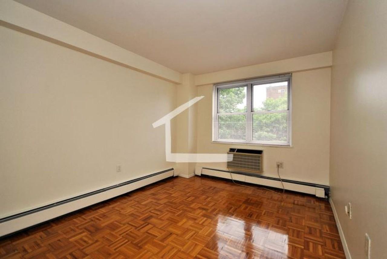 177 Freeman St - Photo 2 of 11