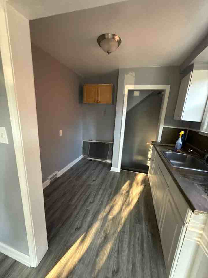 15738 Sorrento St - Photo 3 of 24