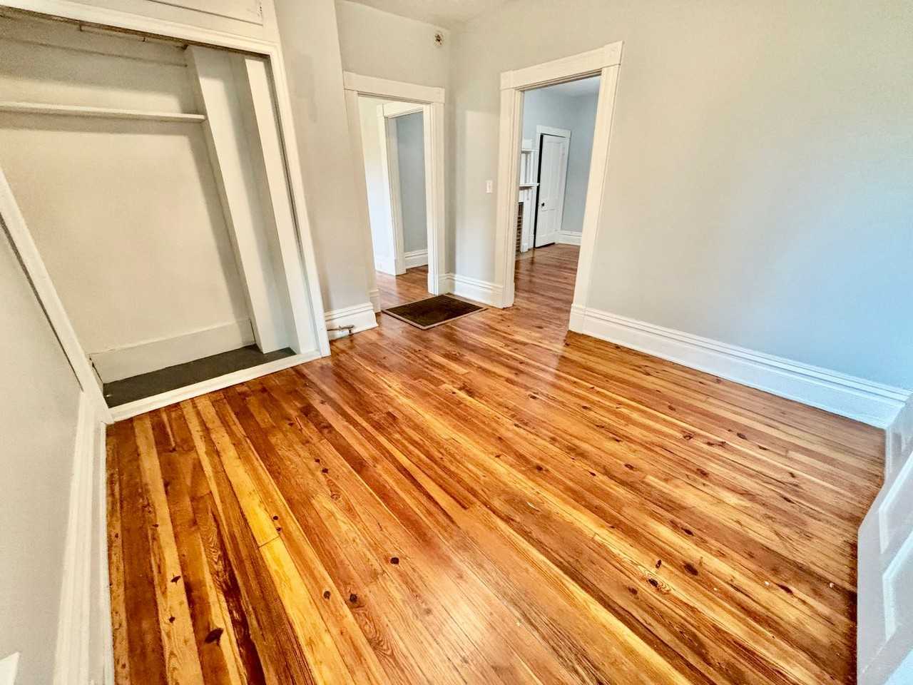 712 Vine St - Photo 6 of 18