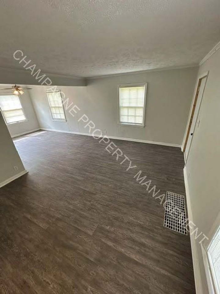 5400 Swope Pkwy - Photo 3 of 20