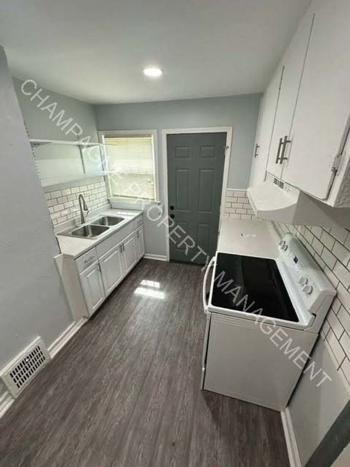 5400 Swope Pkwy - Photo 5 of 20