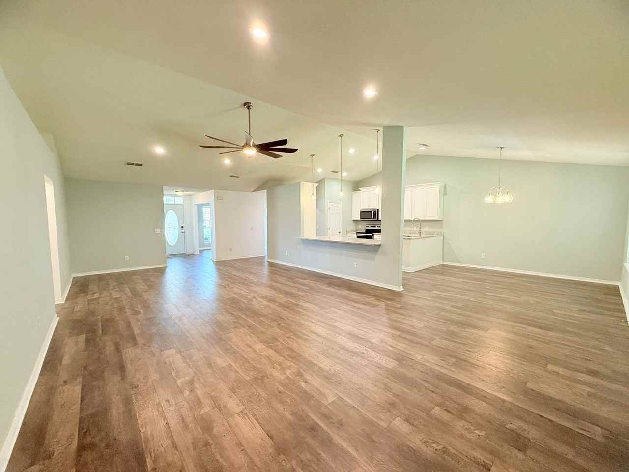 624 Shiloh Dr - Photo 2 of 16