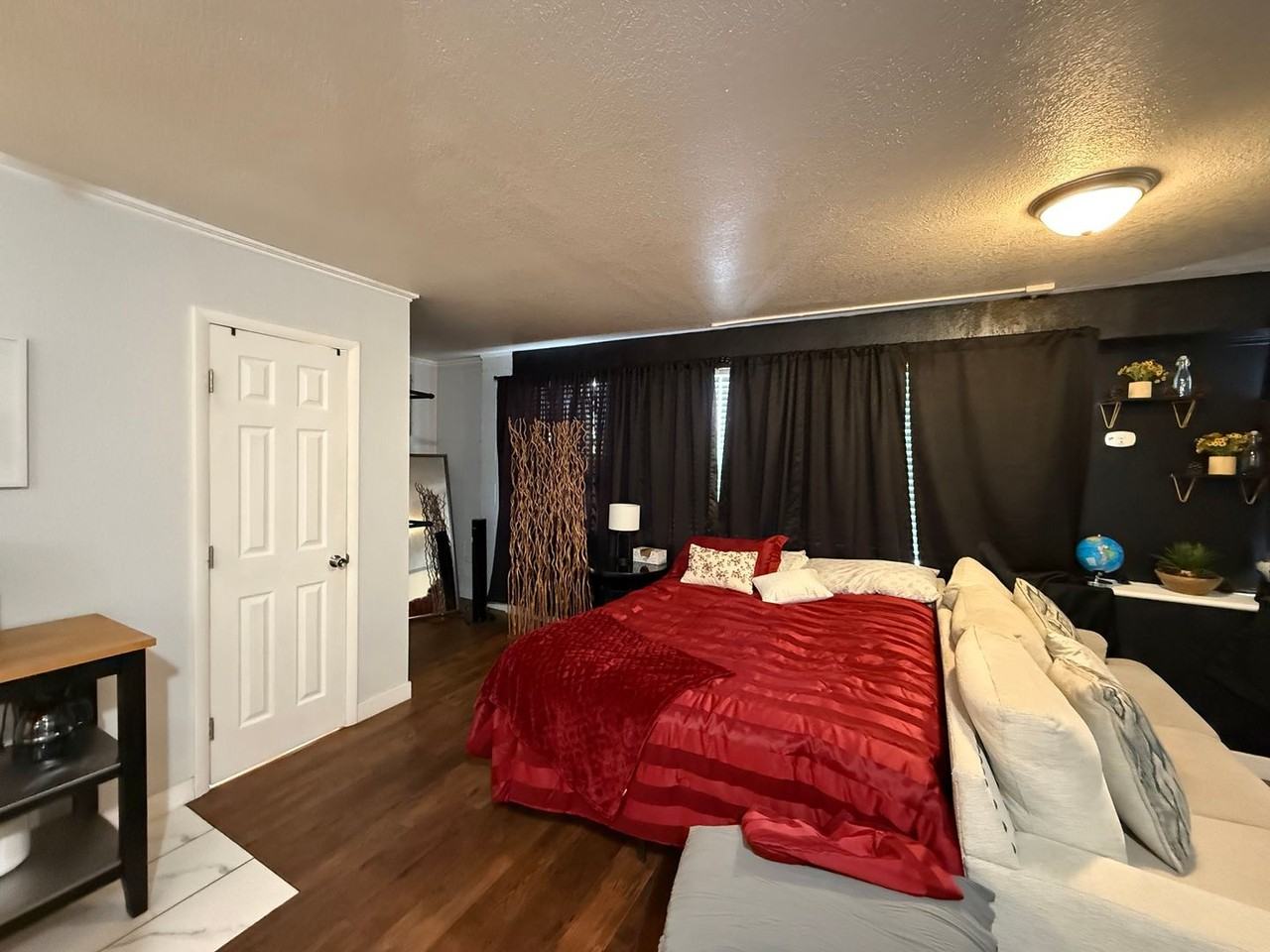 1759 S Broadway - Photo 5 of 11