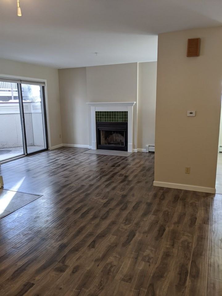 275 Pearl St #9 - Photo 3 of 13