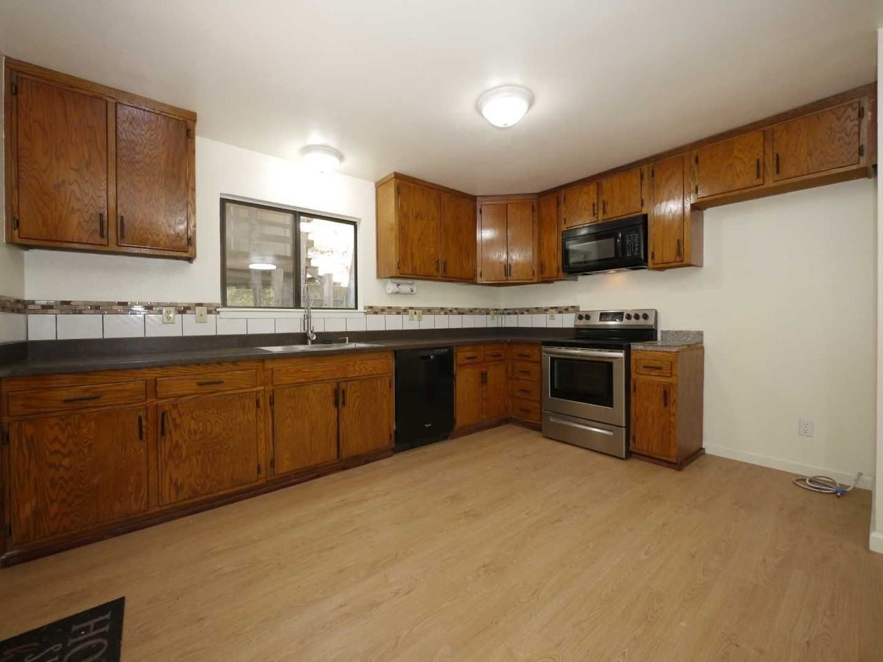 1601 Lily Valley Cir - Photo 3 of 12