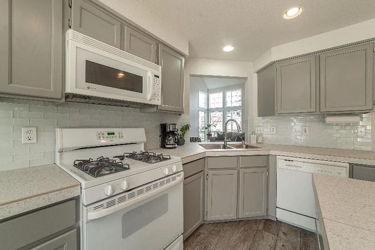 1700 Se 161st Pl - Photo 3 of 24