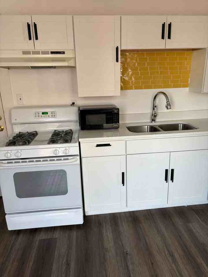 1471 Main St #3 - Photo 7 of 12