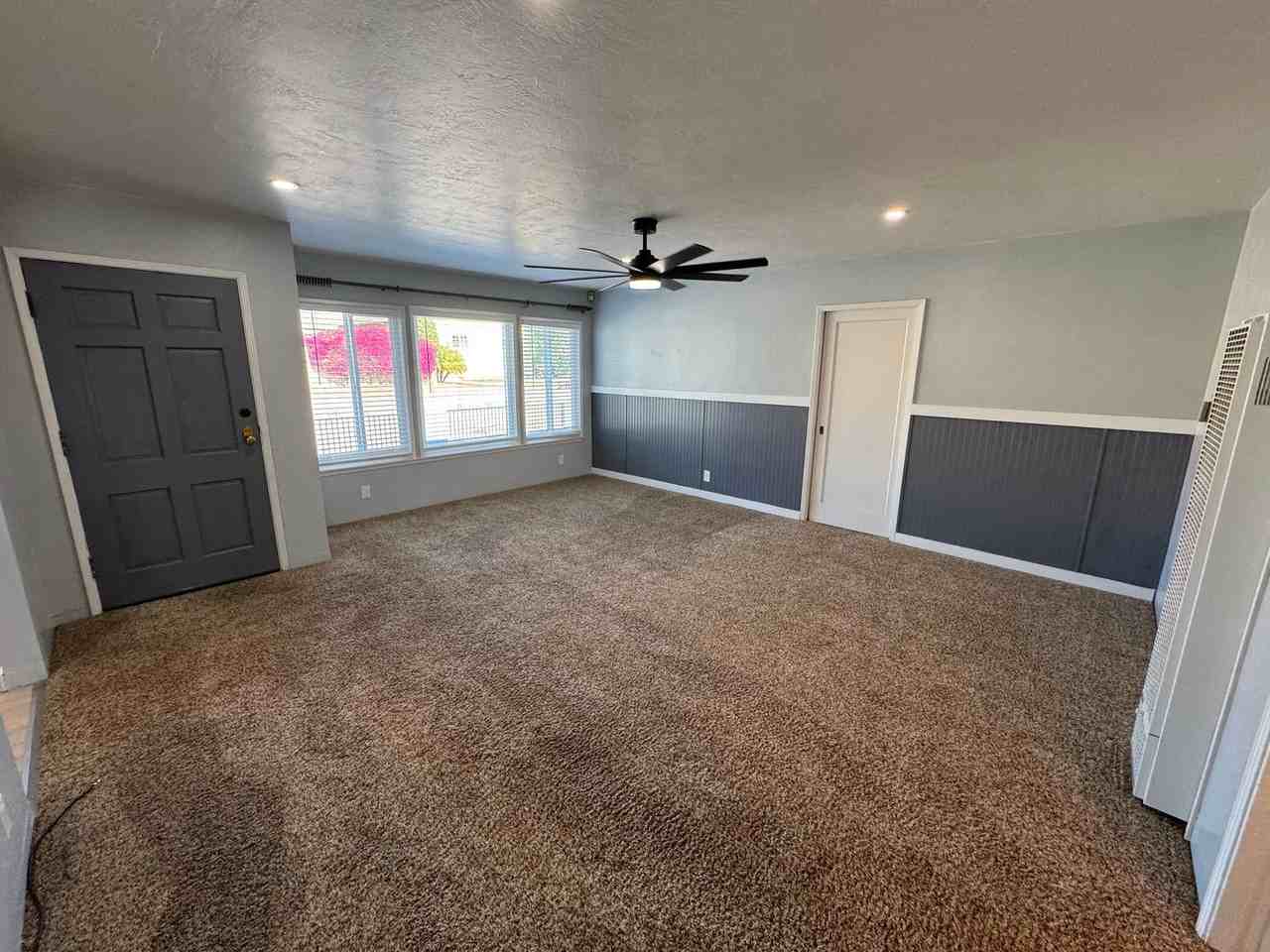 205 N 1st St - Photo 3 of 12