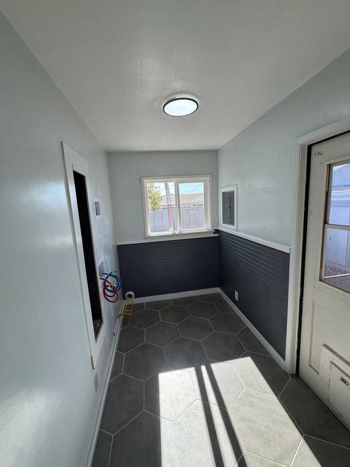 205 N 1st St - Photo 7 of 12