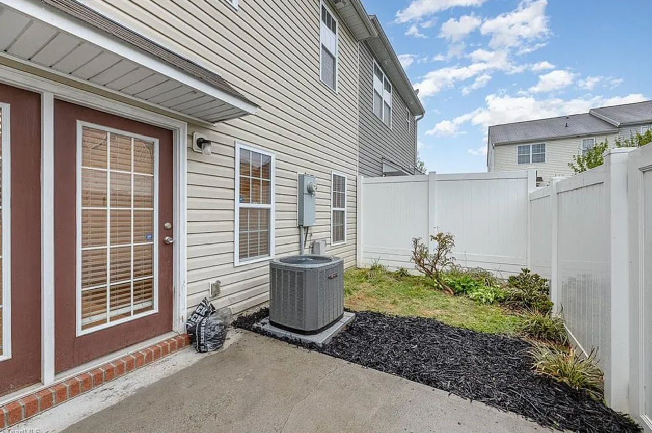 710 Central Park Ave - Photo 4 of 41
