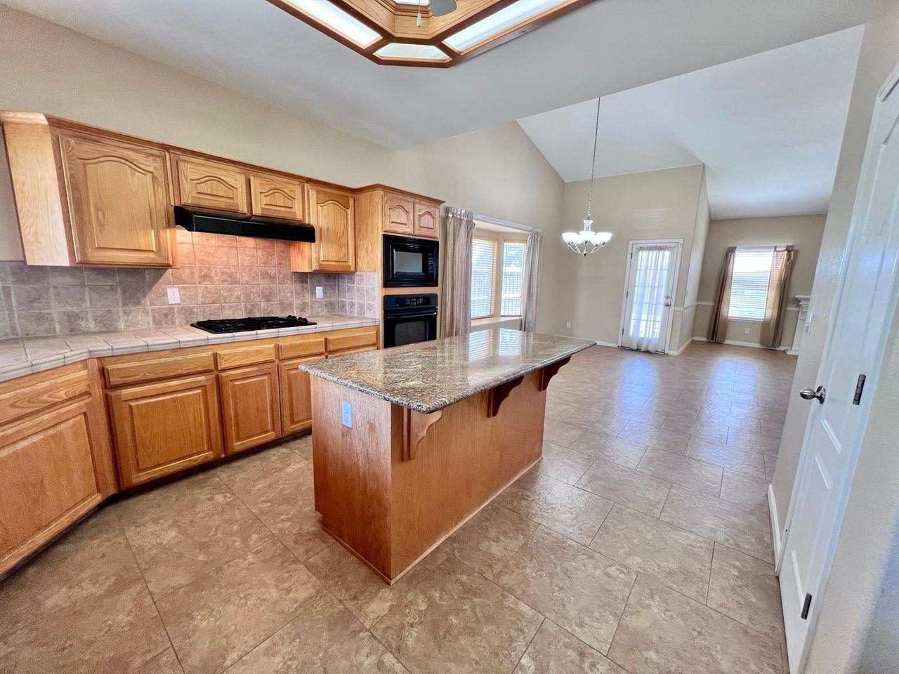 3040 N Sonora Ln - Photo 2 of 27