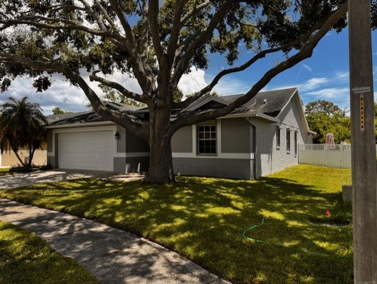 2519 Southern Oak Cir - Photo 2 of 44