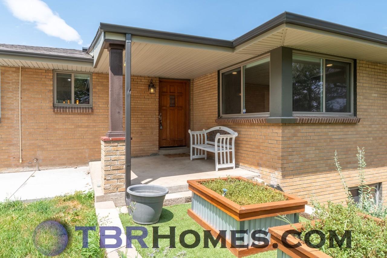 8635 W Tennessee Pl - Photo 3 of 29