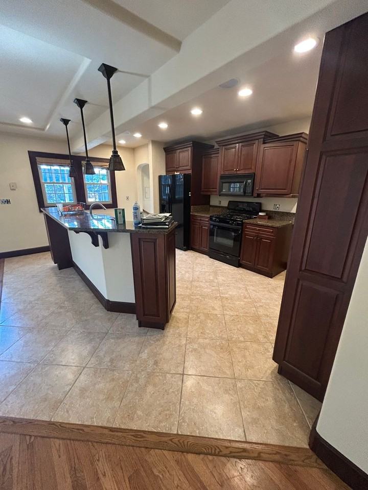 916 Poly Dr - Photo 7 of 25