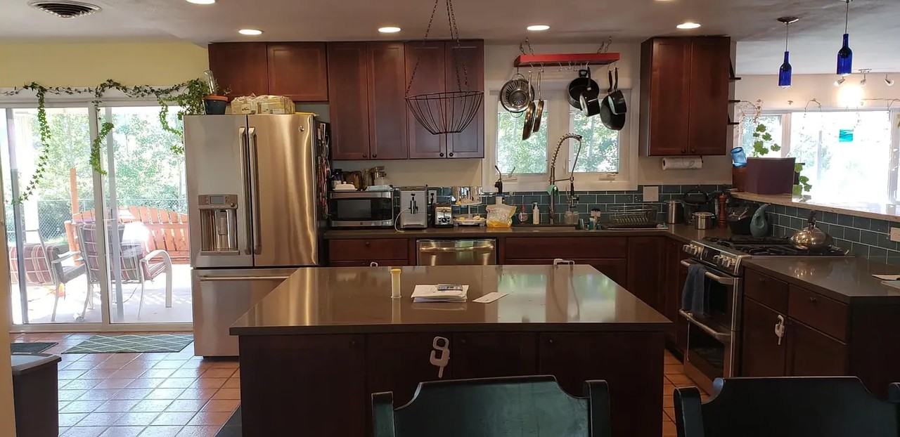 1401 Donegan Rd - Photo 3 of 10