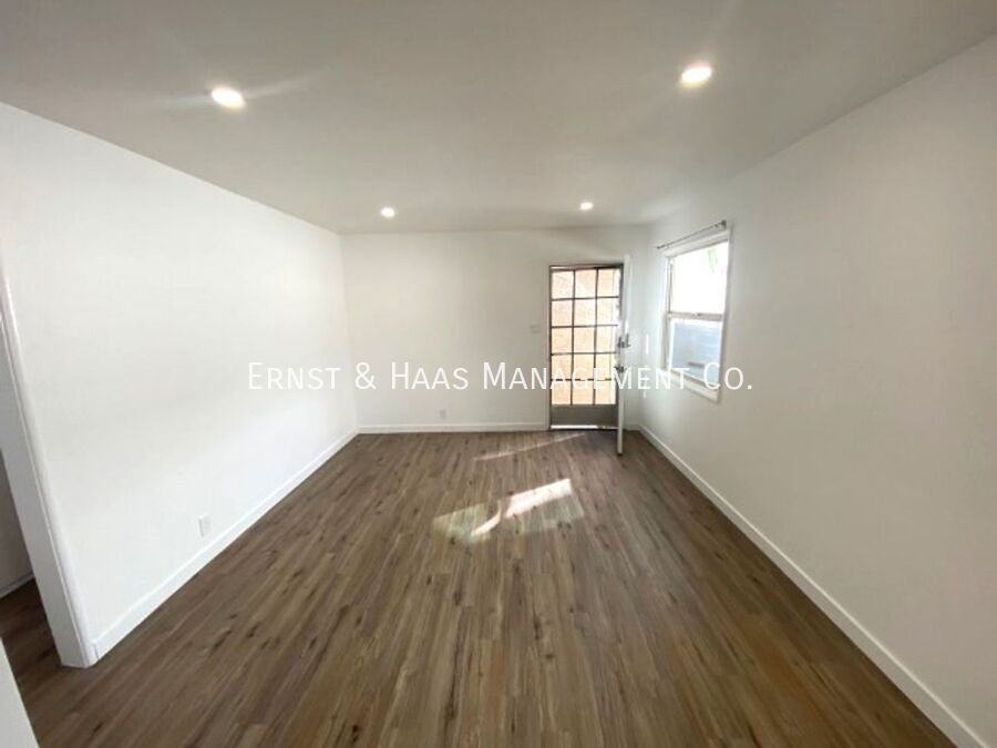 4510 1/2 N Lakewood Blvd - Photo 2 of 8