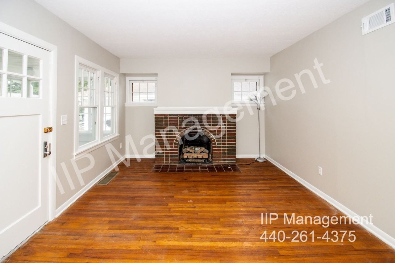 6177 Iroquois Trl - Photo 2 of 18