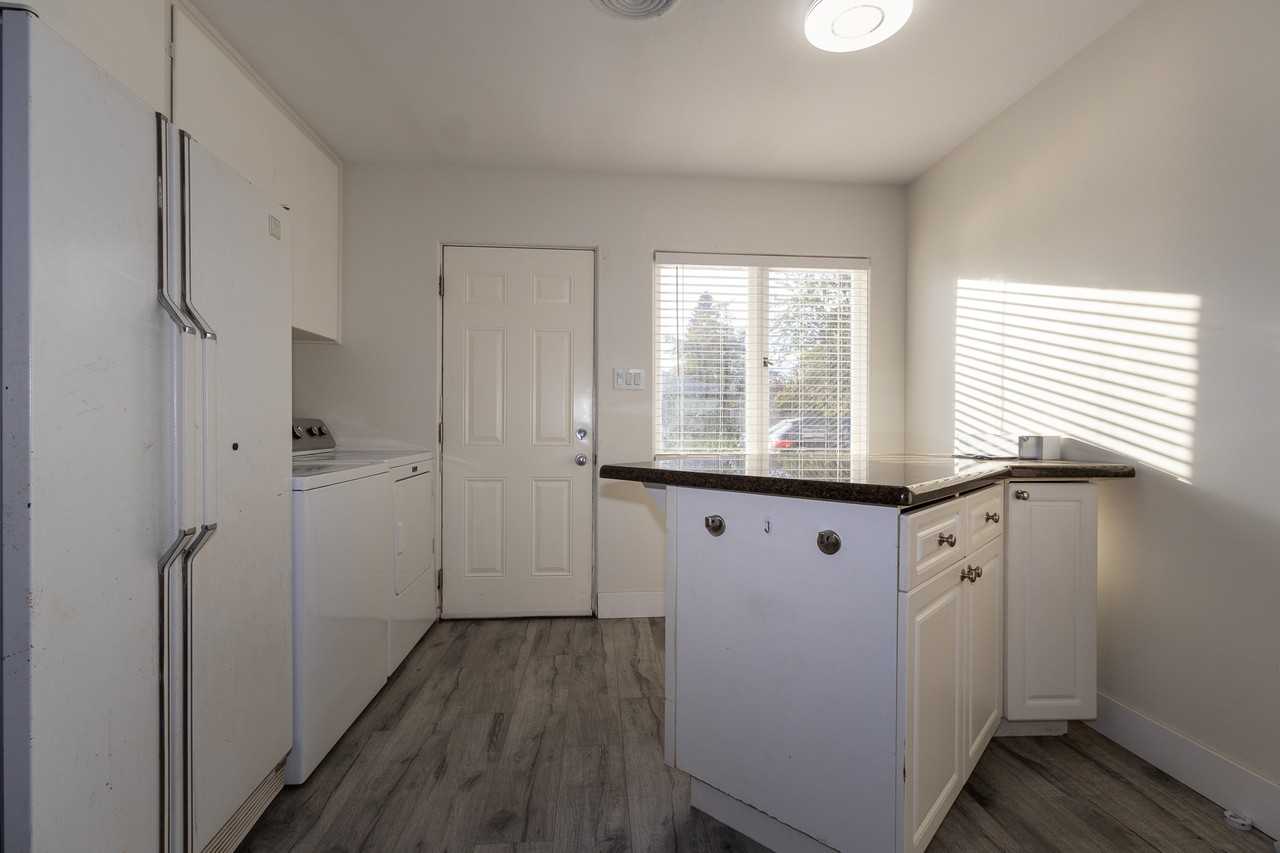 32956 6th Ave - Photo 3 of 34