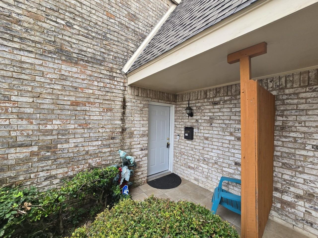 214 Village North Dr - Photo 2 of 14