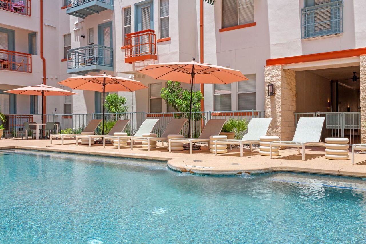 Elle West Ave - Photo 3 of 35