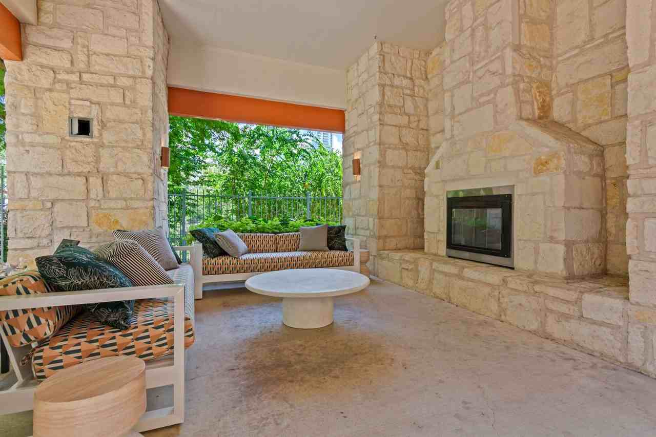 Elle West Ave - Photo 5 of 35