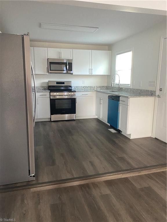 1207 Barnes St - Photo 3 of 13