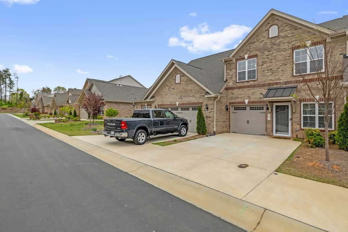 205 St Michael Dr - Photo 3 of 30