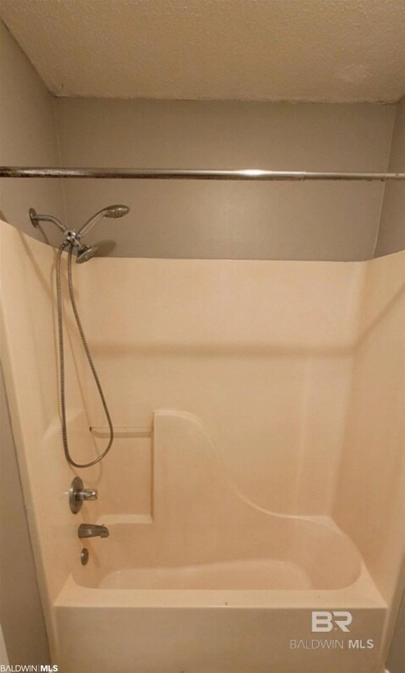 114 Wicker Way - Photo 2 of 9