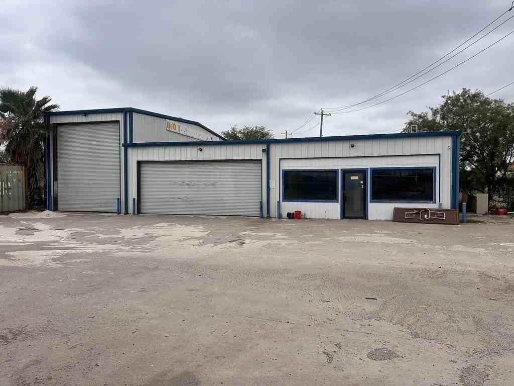 2943 N Veterans Blvd - Photo 2 of 6