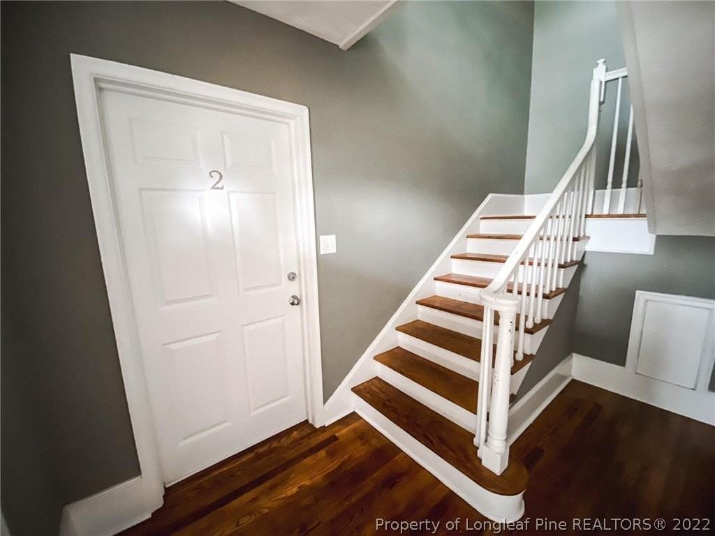 210 E 16th St #2 - Photo 3 of 19