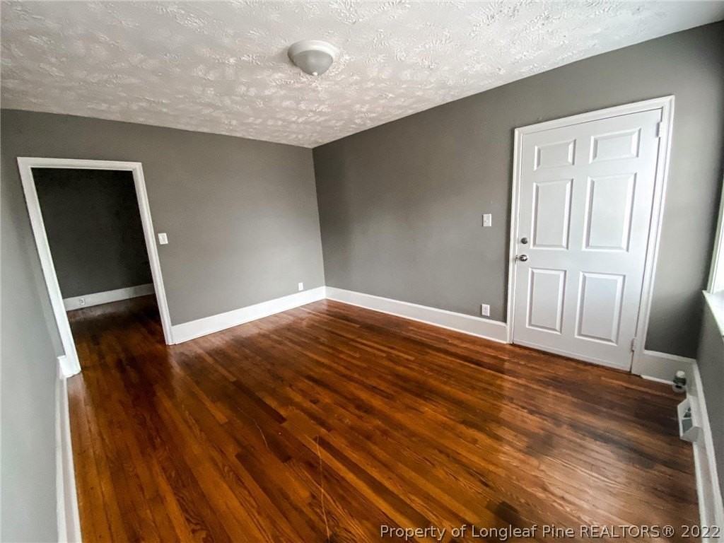 210 E 16th St #2 - Photo 4 of 19