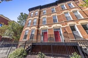 featured image of 456 W Armitage Ave #2