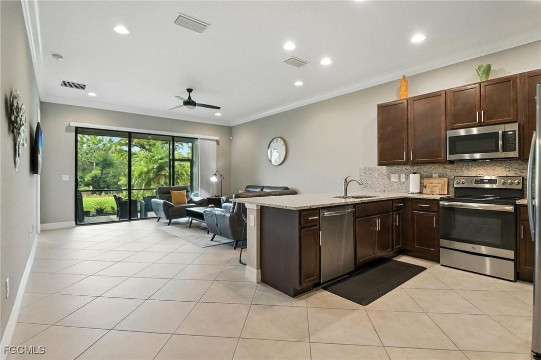 11869 Lakewood Preserve Pl - Photo 4 of 36