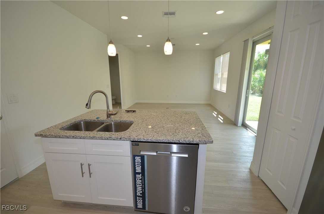 272 Pelton Cir - Photo 7 of 43