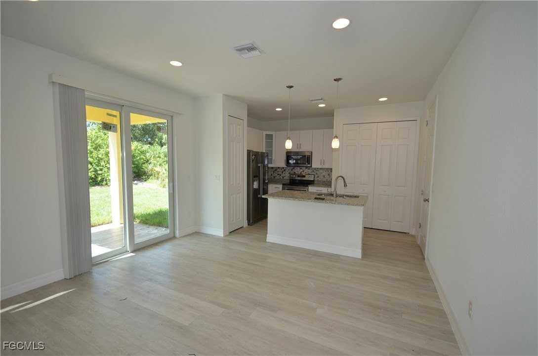 272 Pelton Cir - Photo 4 of 43