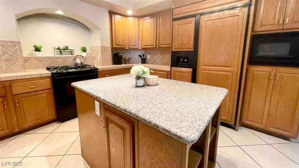 7948 Coronado Island St - Photo 4 of 43