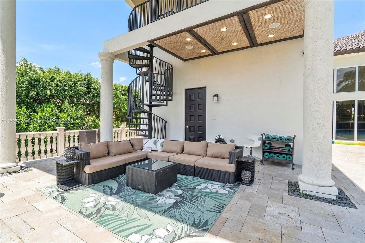 1203 Nw 121st Ave - Photo 4 of 47