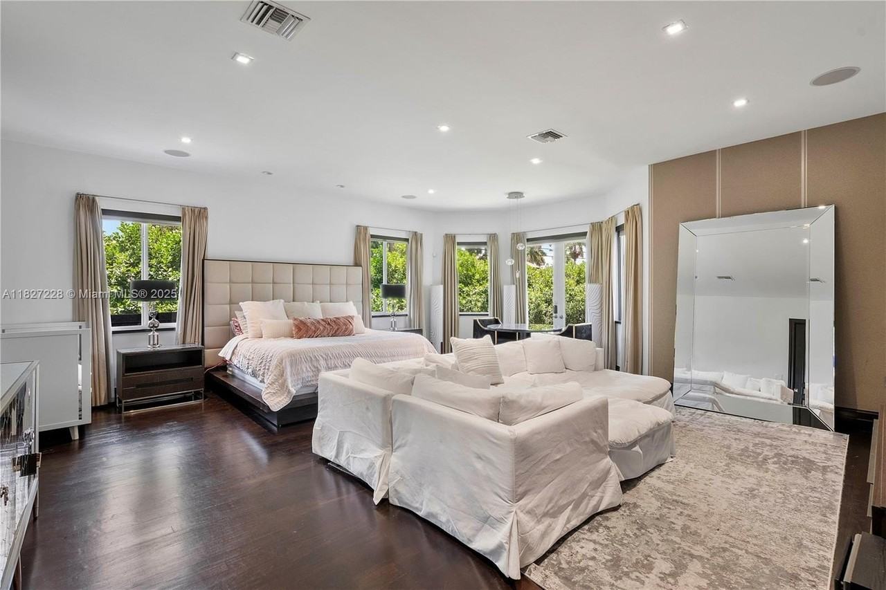 1203 Nw 121st Ave - Photo 7 of 47