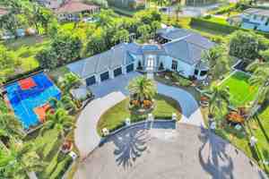 featured image of 11400 Nw 7th St
