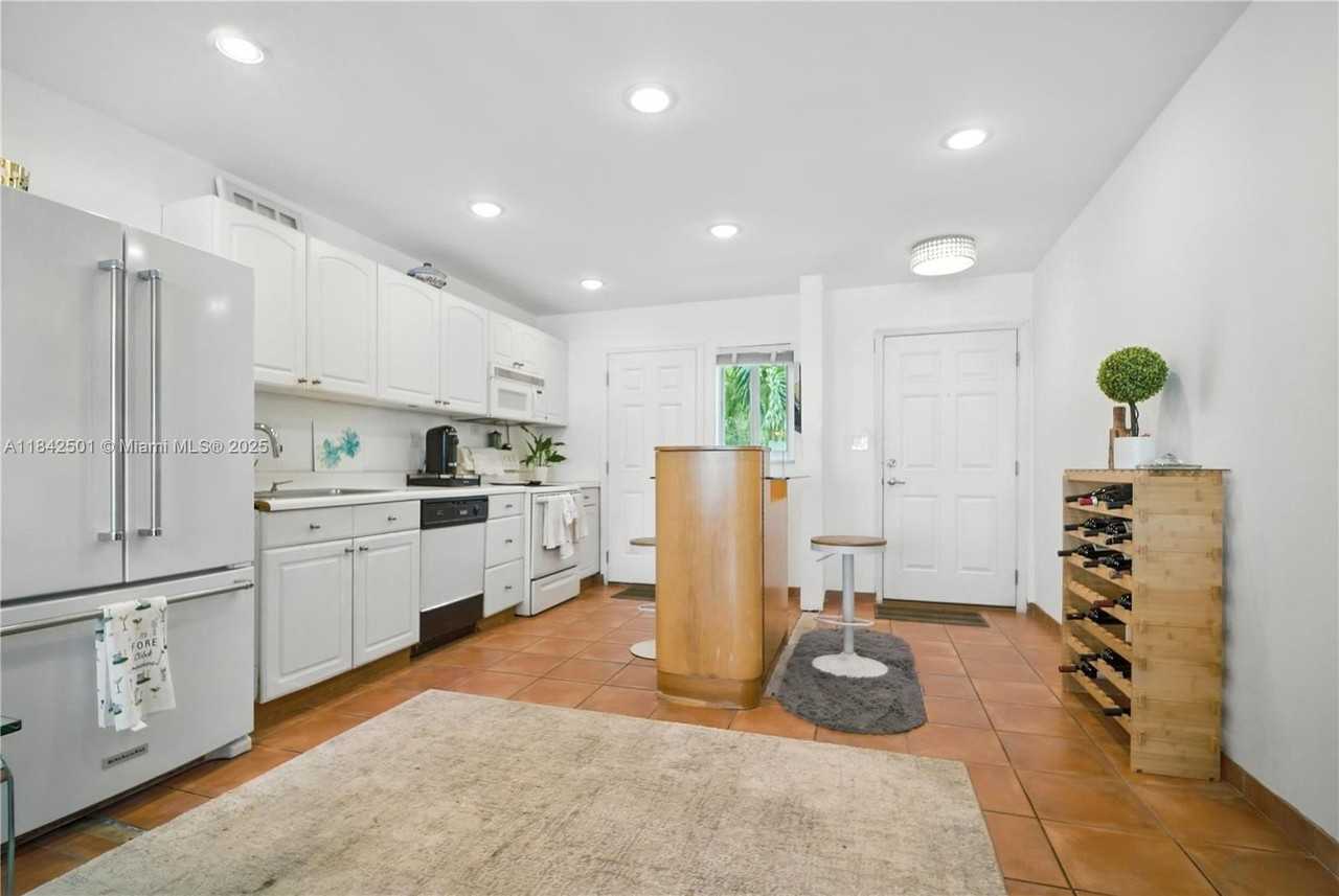 1170 Ne 191st St #A21 - Photo 2 of 16