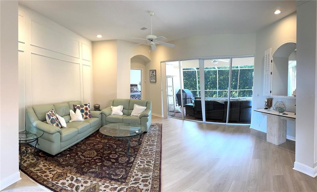 8870 Huntington Pointe Dr - Photo 4 of 28