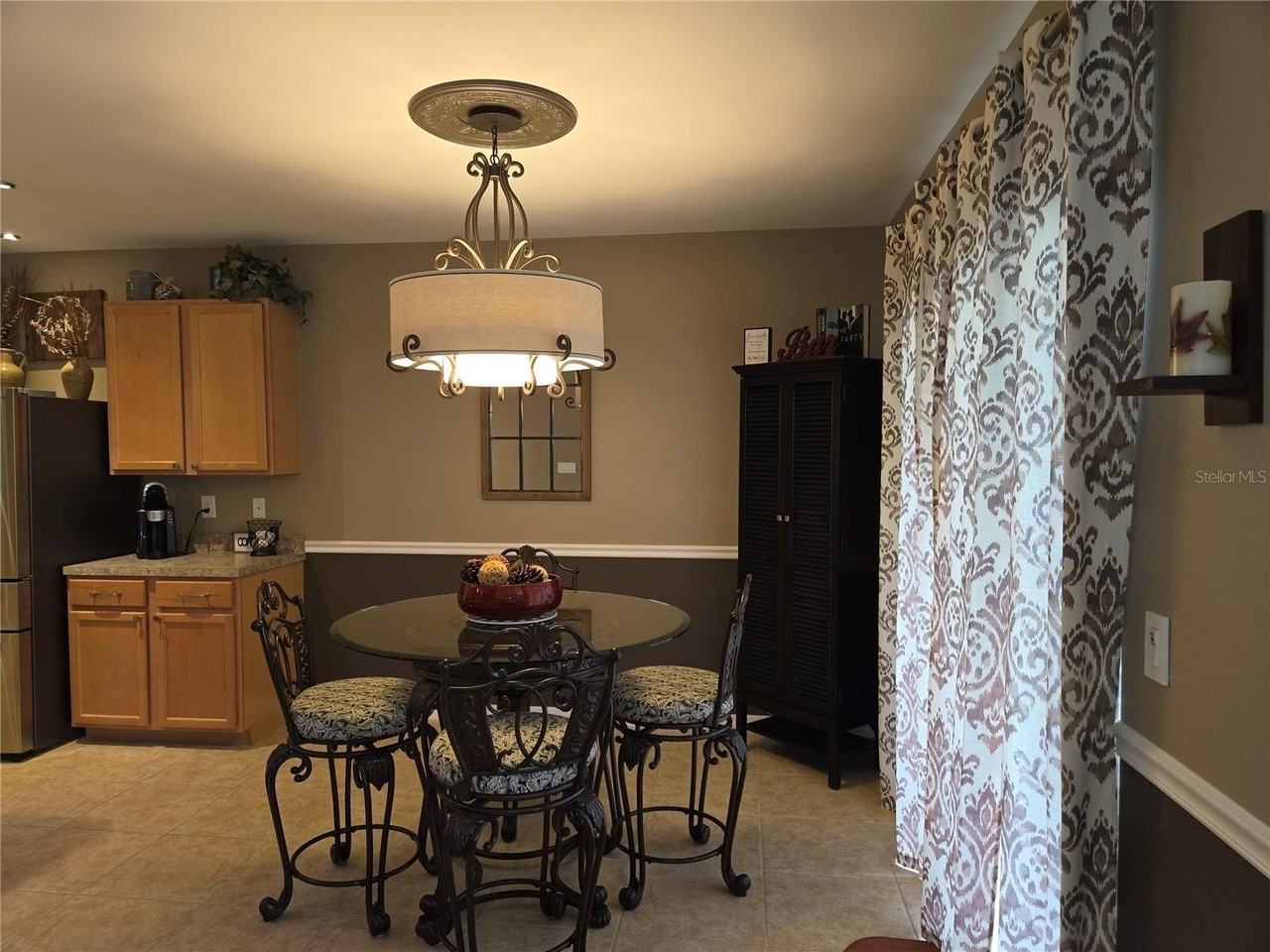 7436 Mikasa Dr - Photo 6 of 20