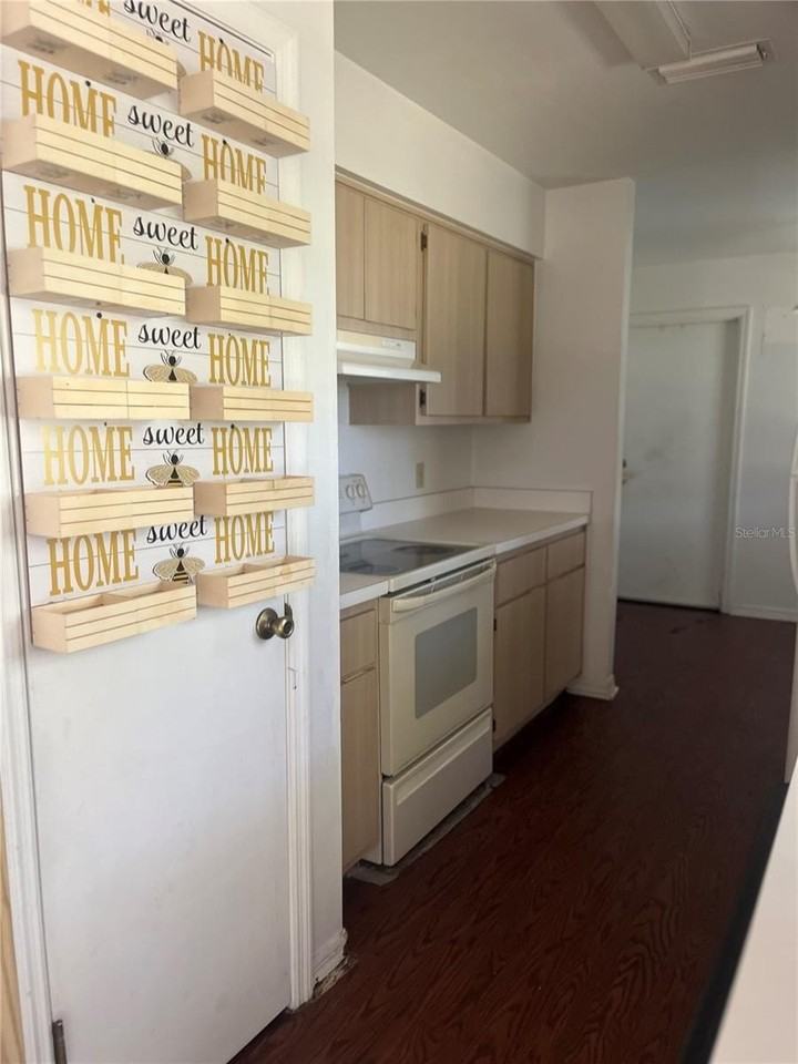 1585 Triangle Drive - Photo 5 of 19