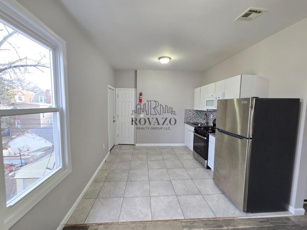 298 Halsted St #2 - Photo 2 of 8